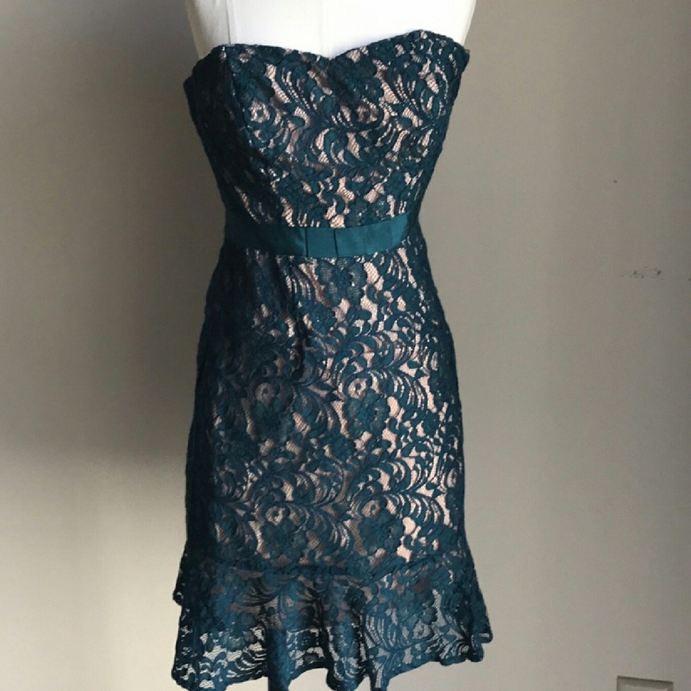 Beautiful peach and green lace dress!!